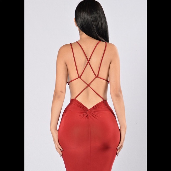 Burgundy Strappy Back Bodycon Dress - Picture 3 of 3